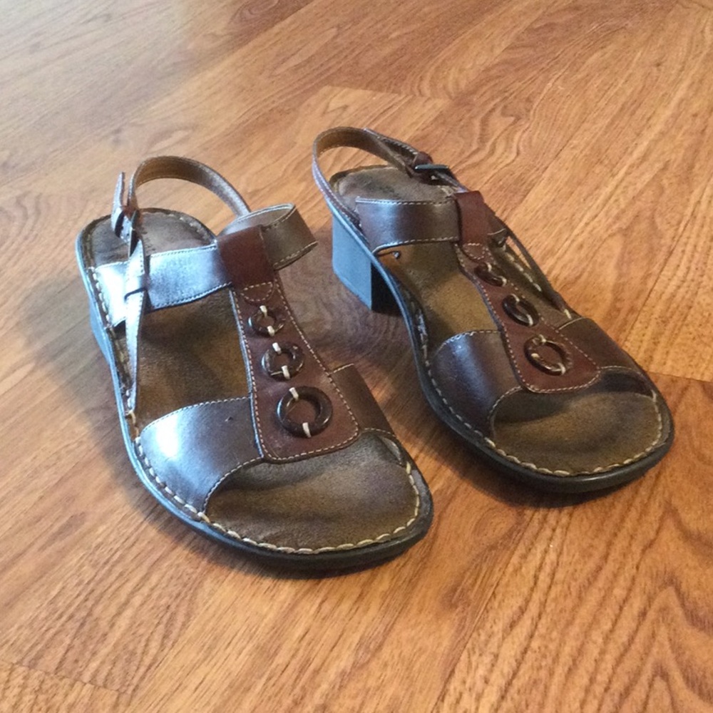 naturalizer Brown Leather Sandals w/ 2” Heel